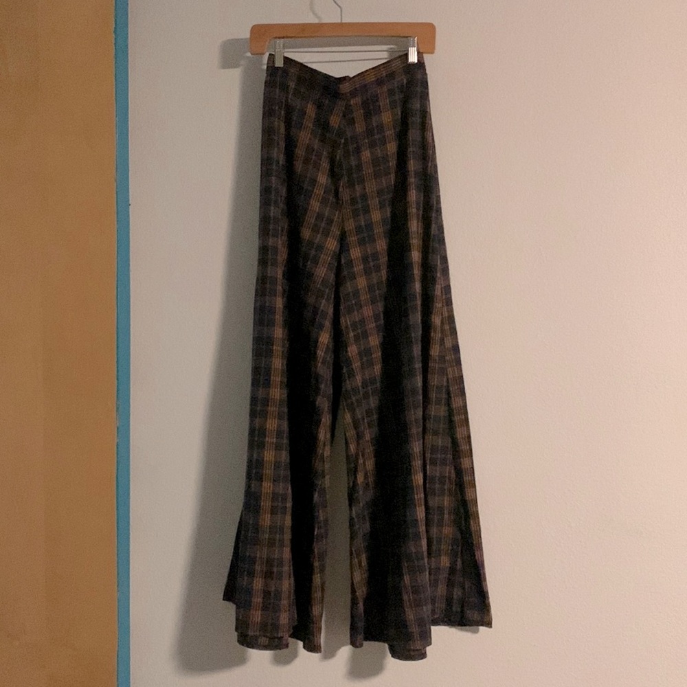 Shein 70’s style high-waisted extremely wide leg trouser.